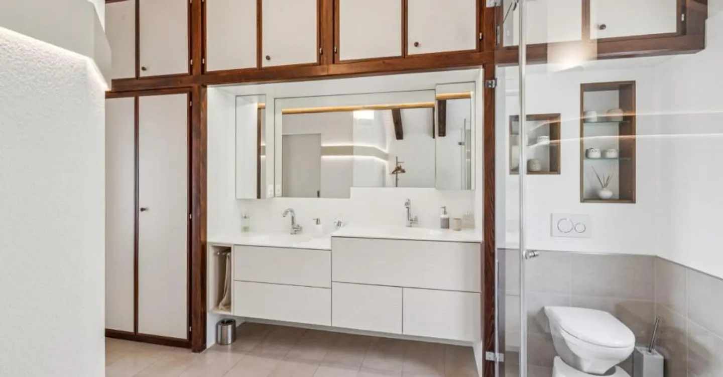 Wunderschöne individuelle Villa mit einem schönen Garten und 2 Garagenboxen - Foto 6 von 11