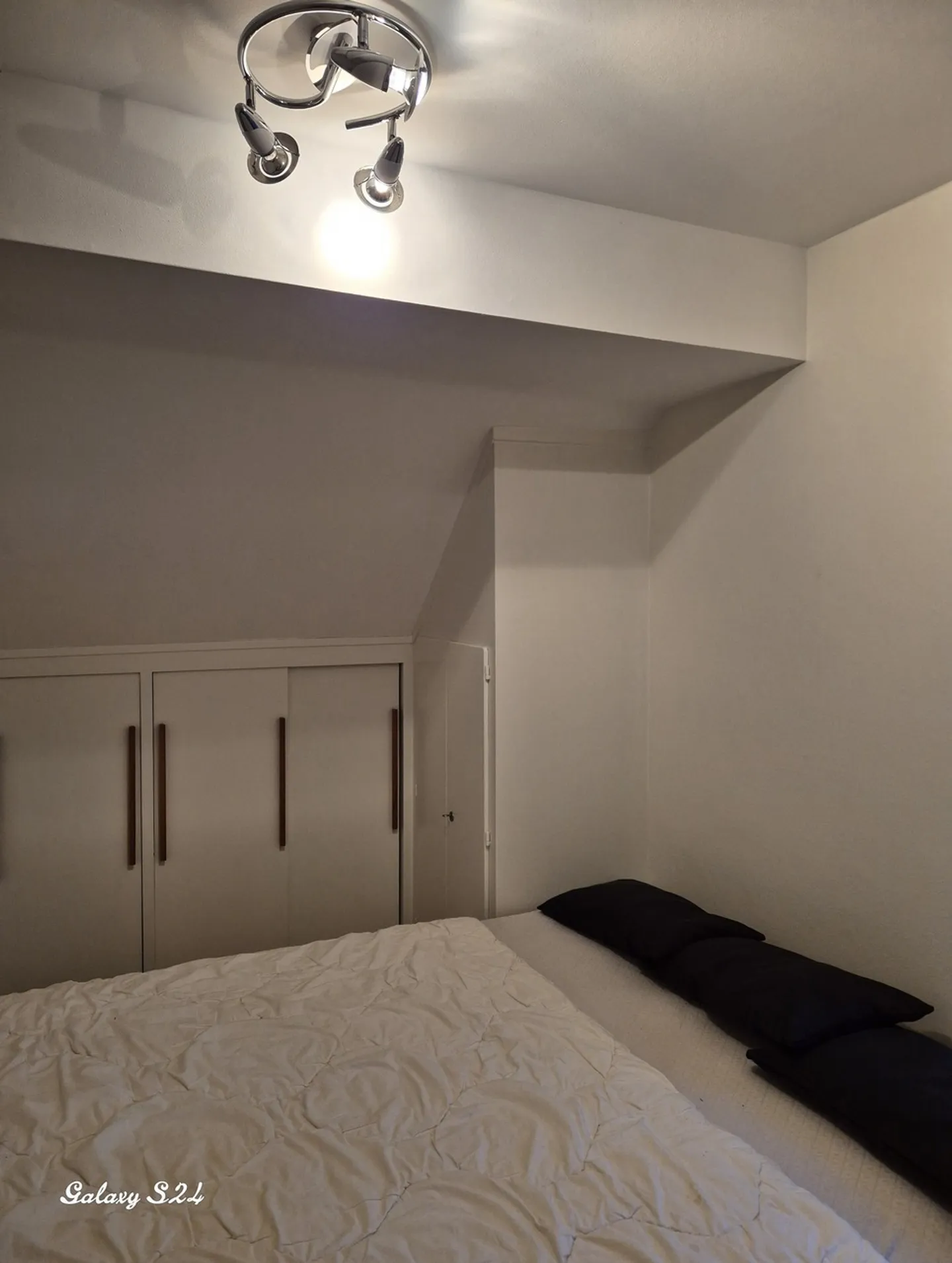 Milvignes Room - 1 Room - Photo 2 of 3