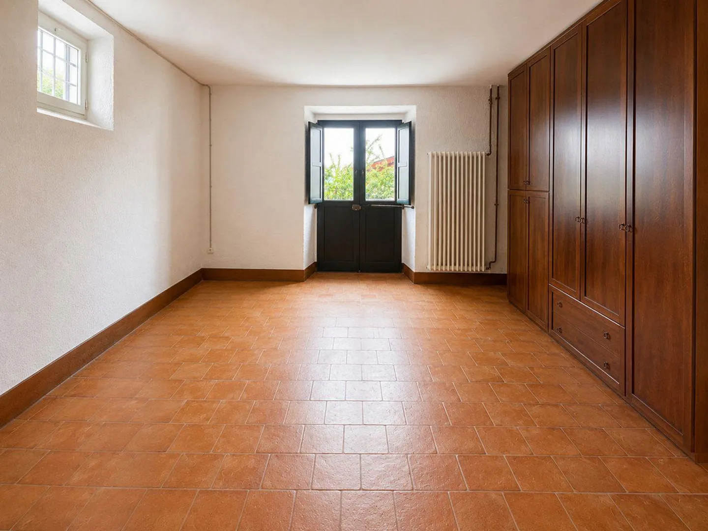 Elegante villa ristrutturata a Morbio - Foto 13 di 16