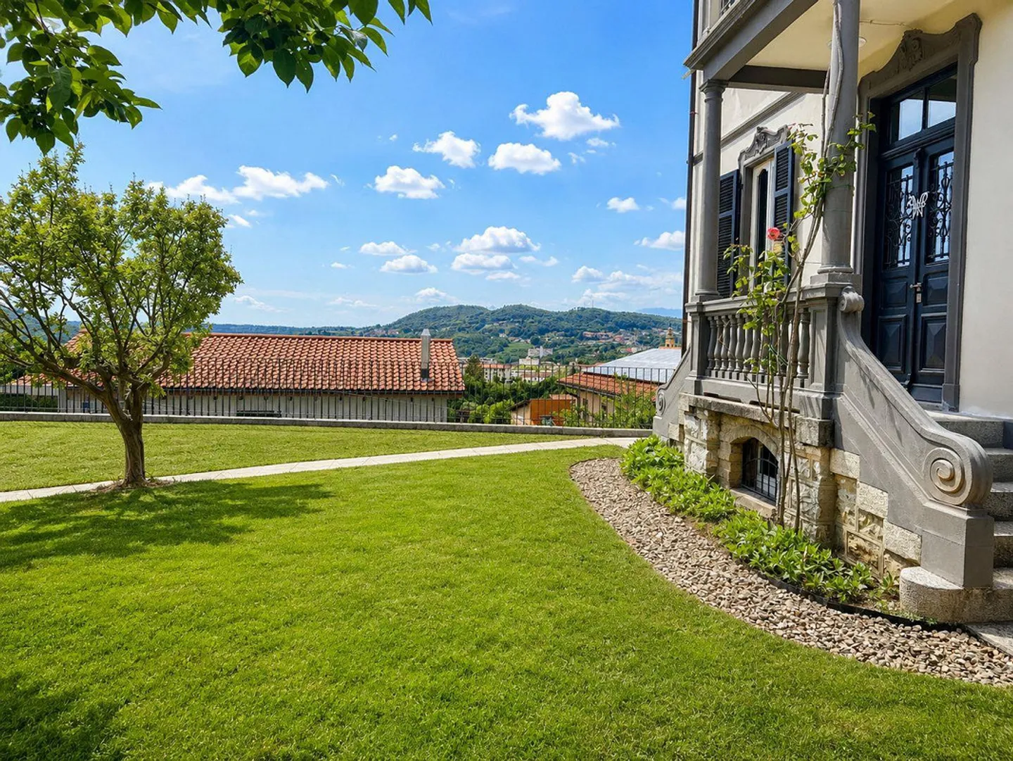 Elegante villa ristrutturata a Morbio - Foto 16 di 16