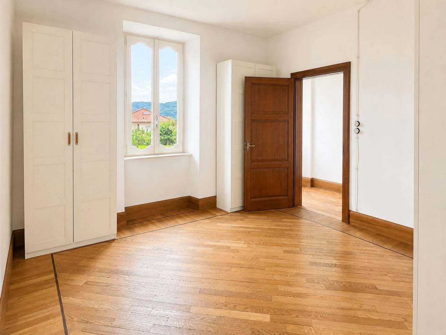 Elegante villa ristrutturata a Morbio - Foto 10 di 16