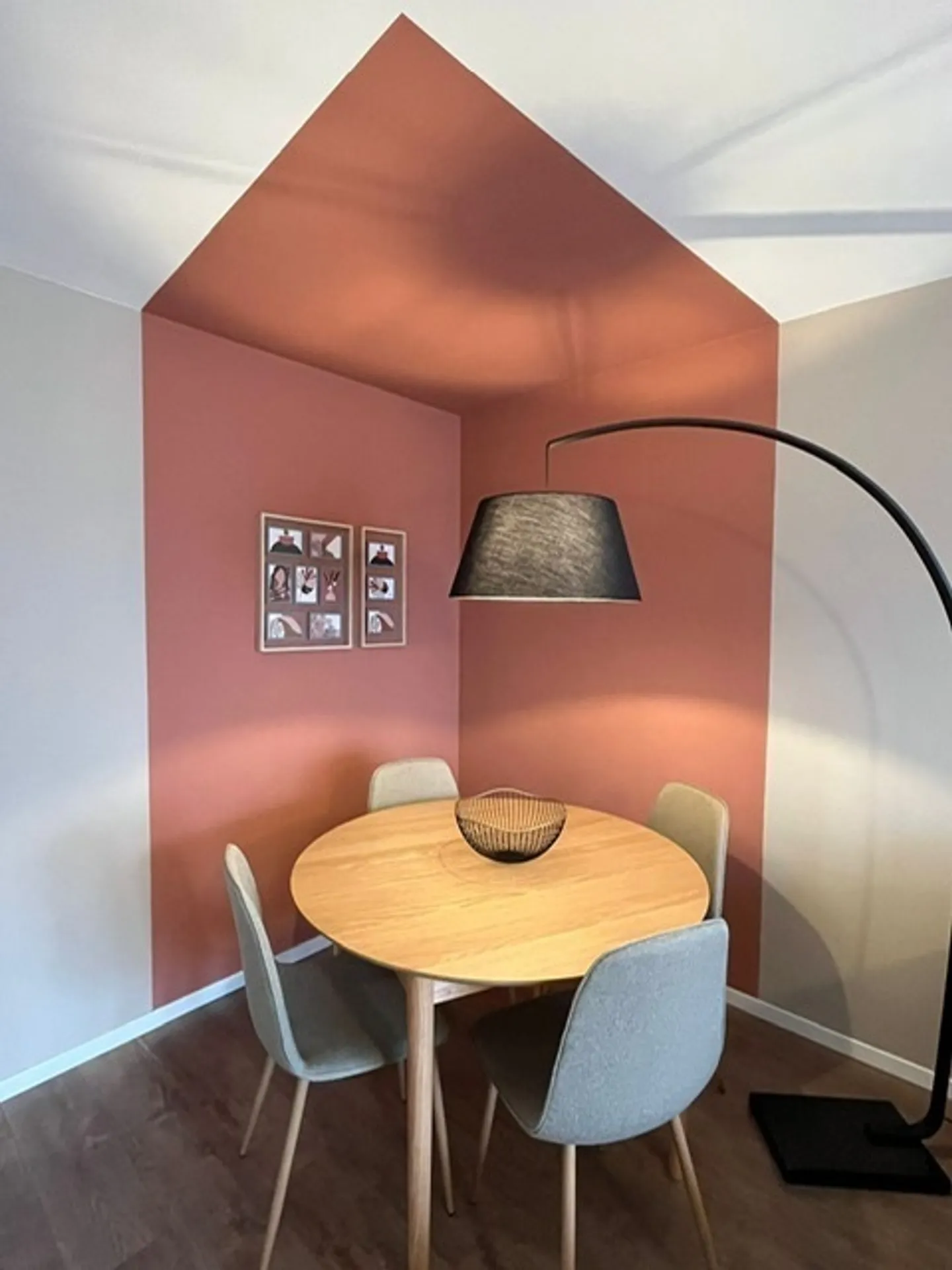 Montreux Apartment - 2.5 Rooms - Photo 1 of 13