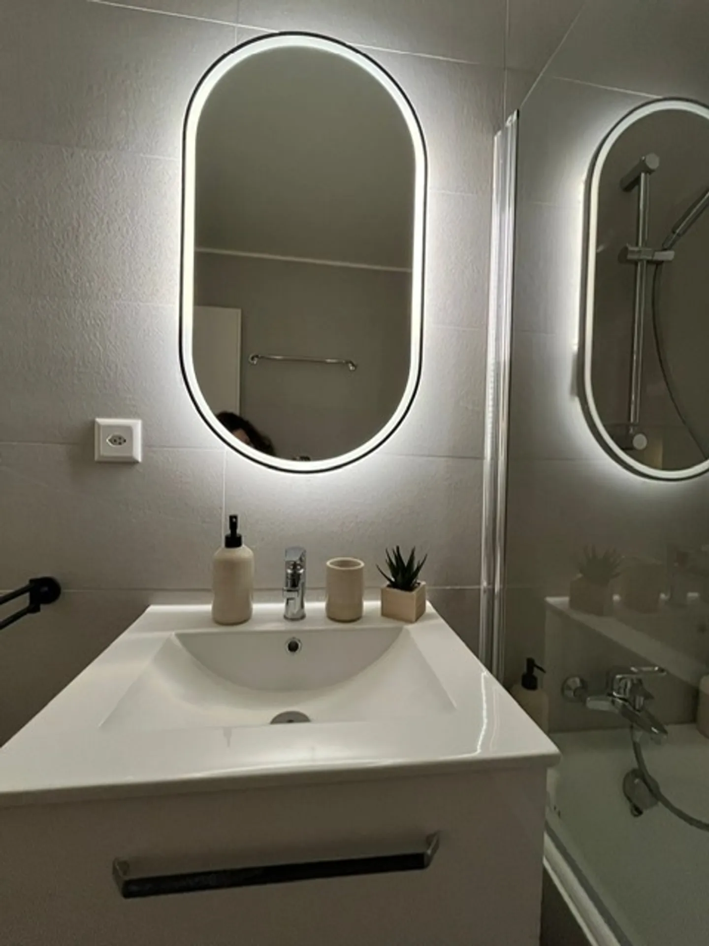 Montreux Apartment - 2.5 Rooms - Photo 2 of 13