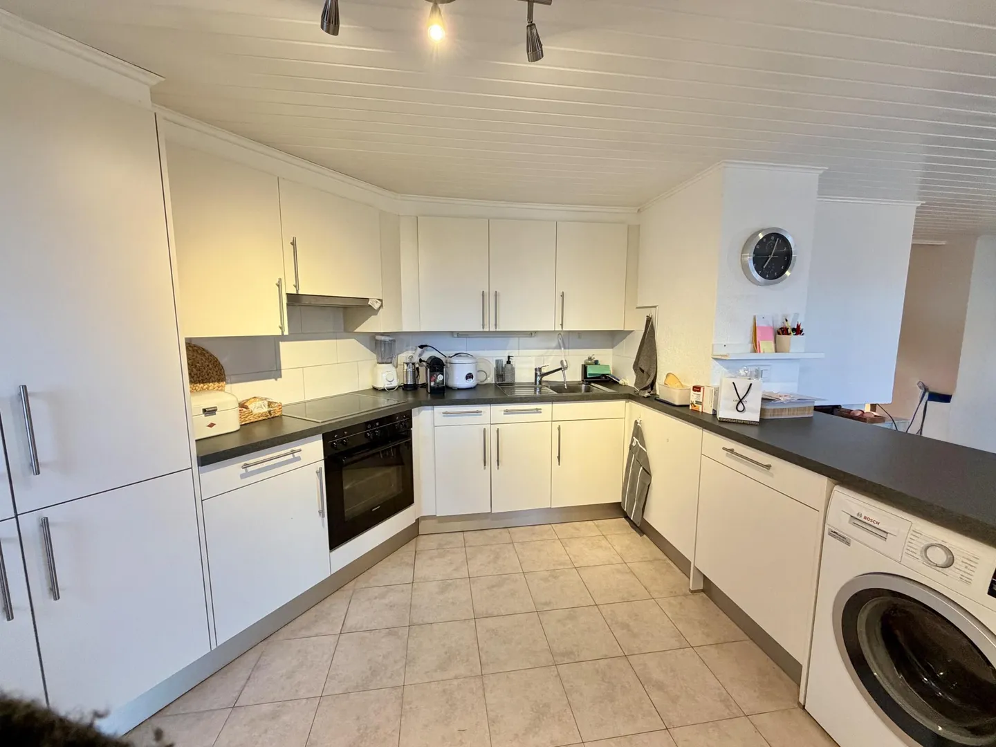 Charming Attic Apartment - Photo 5 of 13
