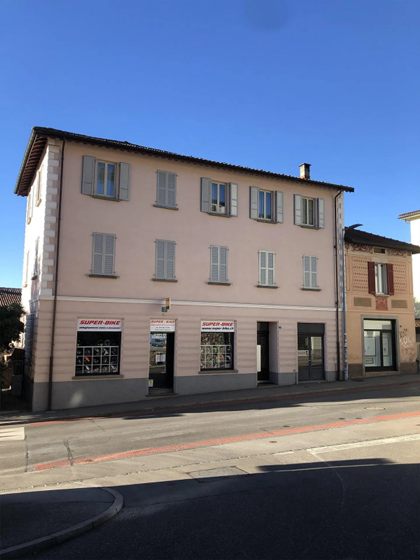 3 1/2 avec cheminée au centre de Balerna - Photo 1 sur 7