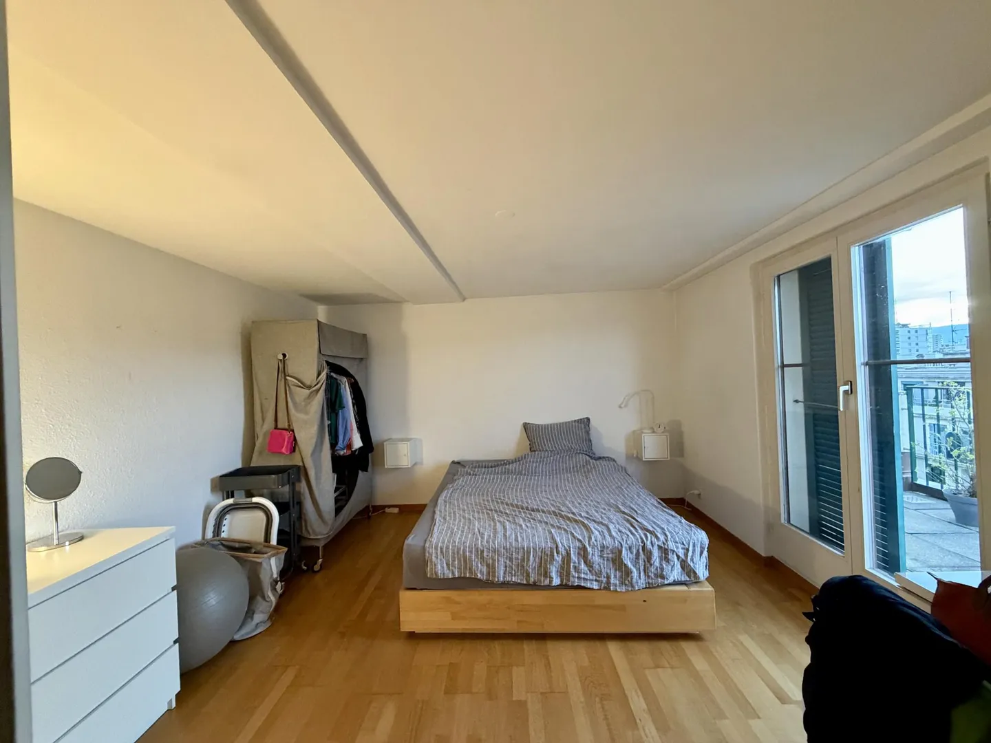 Charming Attic Apartment - Photo 10 of 13