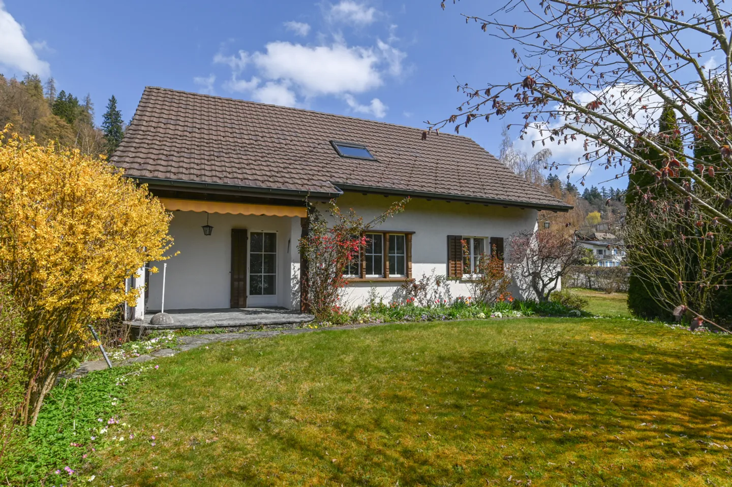 Maison individuelle détachée avec grand jardin et potentiel d'extension - Photo 1 sur 17