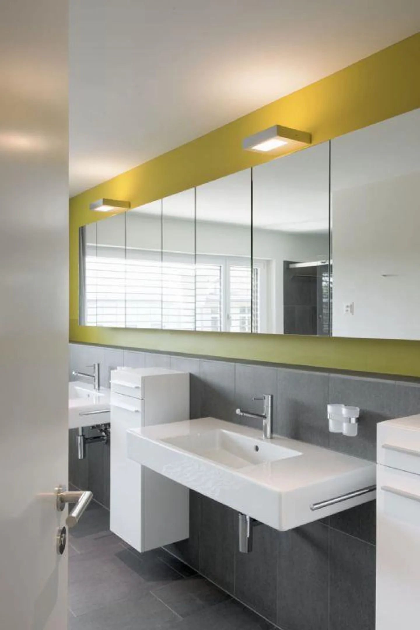 Exclusive Living Experience | Minergie + Solar Thermal | Walking Distance to ... - Photo 9 of 10