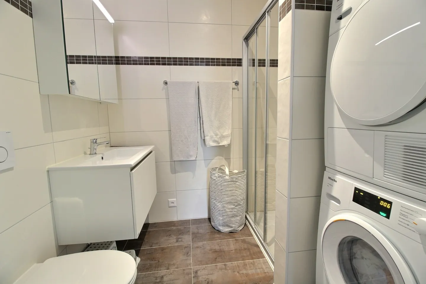 Magnificent 3.5-room apartment on the 9th floor for rent! - Photo 3 of 8