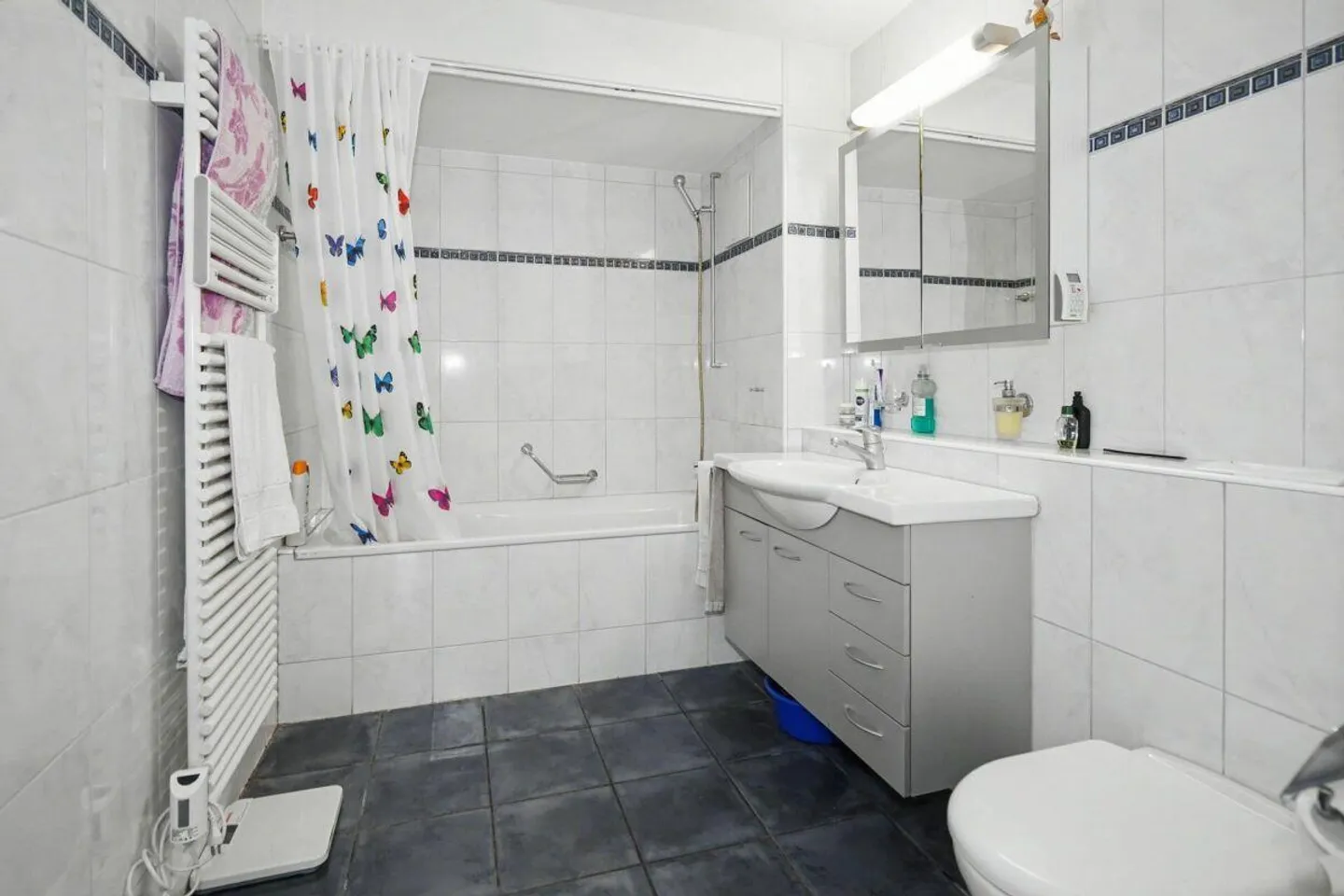 Meraviglioso appartamento di 4,5 stanze a Binningen - Foto 10 di 17