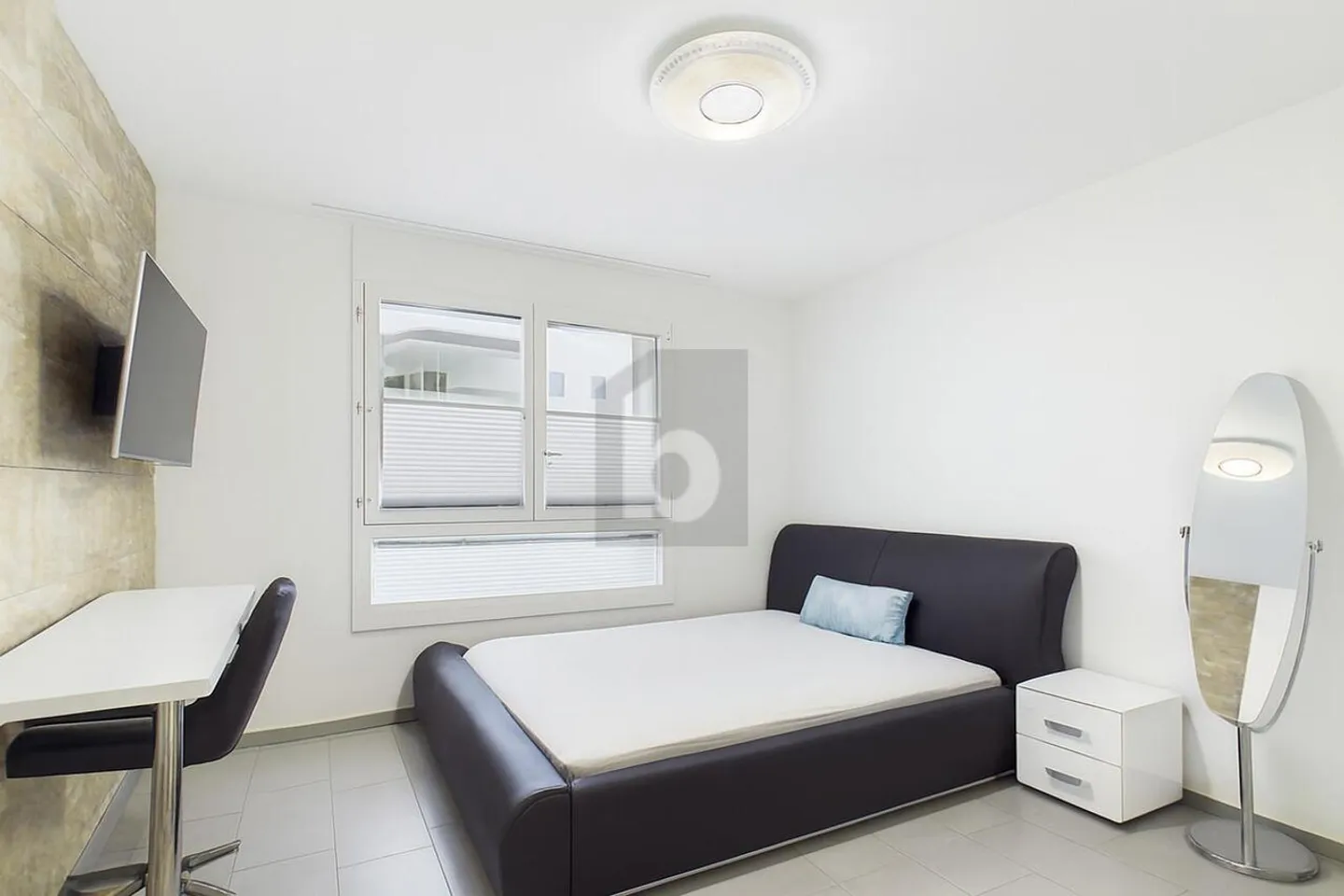 MODERNE, ÉLÉGANTE & SPACIEUSE - Photo 3 sur 6