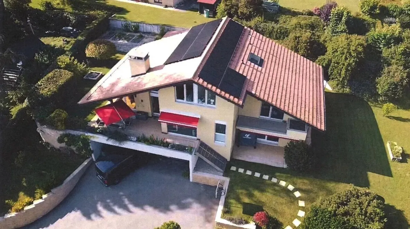 7.5 Room House - Photo 1 of 13