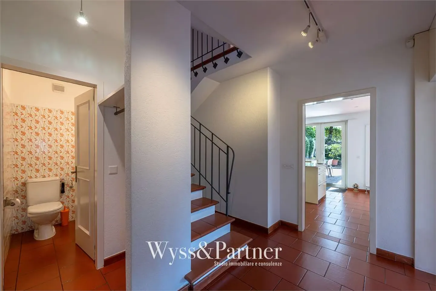 Three-level house with terrace and garden in Vezia - Photo 5 of 13