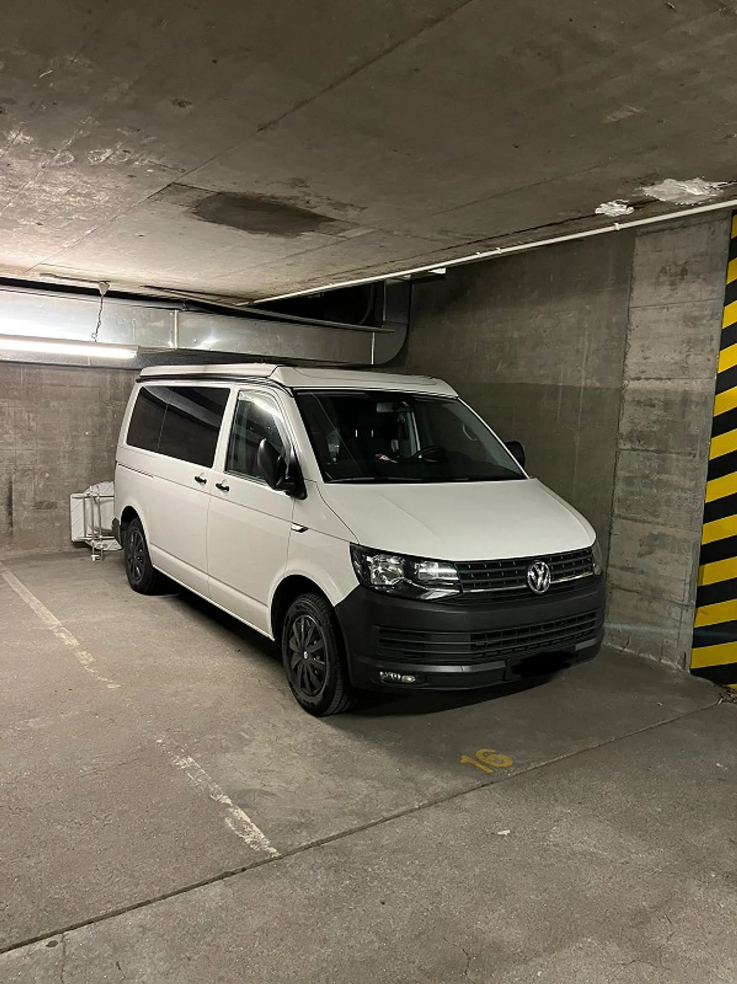 Einstellhallenplatz Nr. 25 Bireggstrasse (Neubad) - Foto 2 von 3