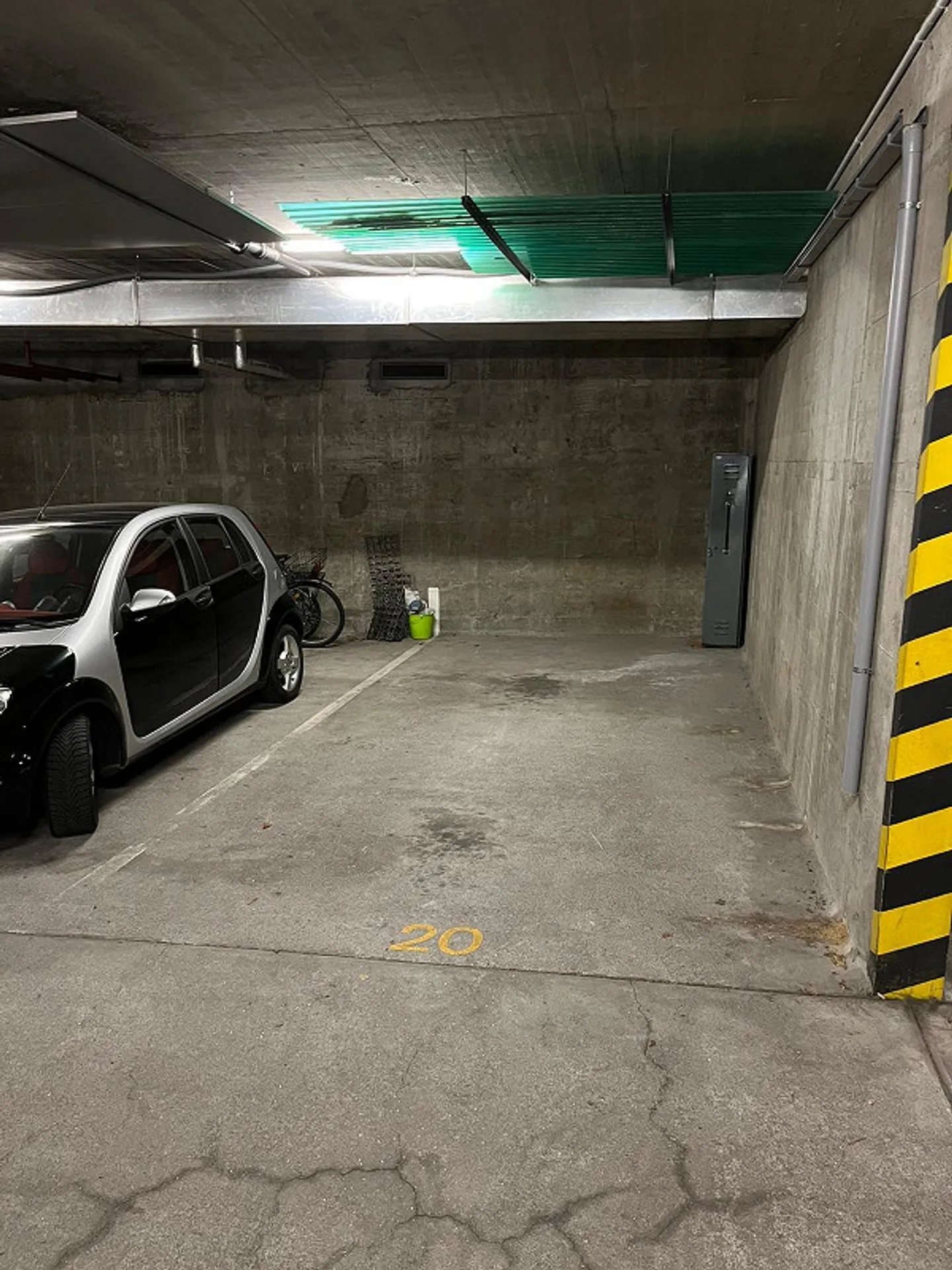 Einstellhallenplatz Nr. 25 Bireggstrasse (Neubad) - Foto 3 von 3