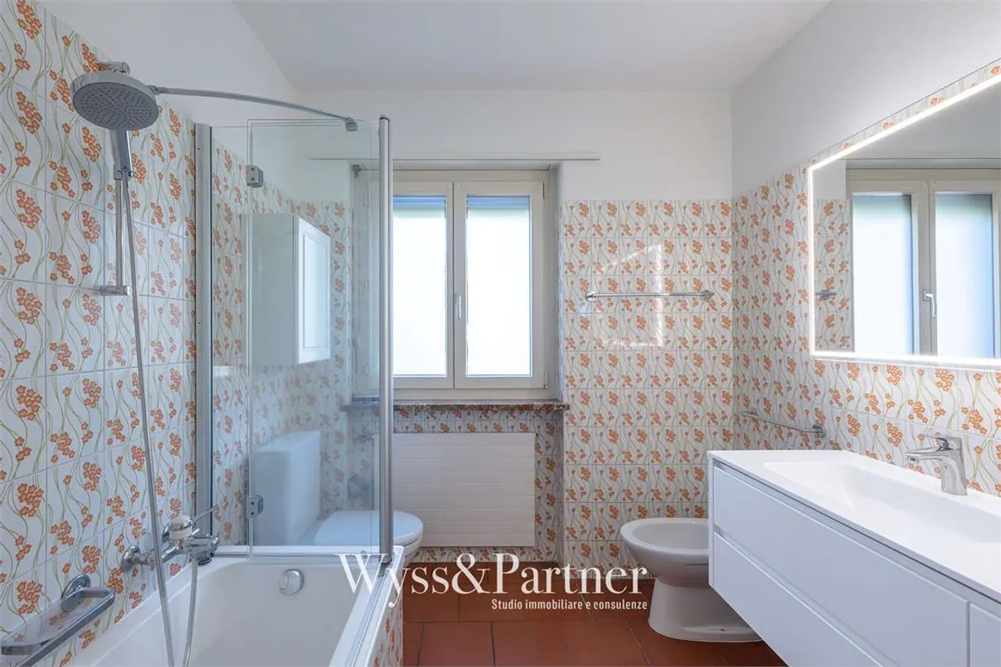Three-level house with terrace and garden in Vezia - Photo 10 of 13