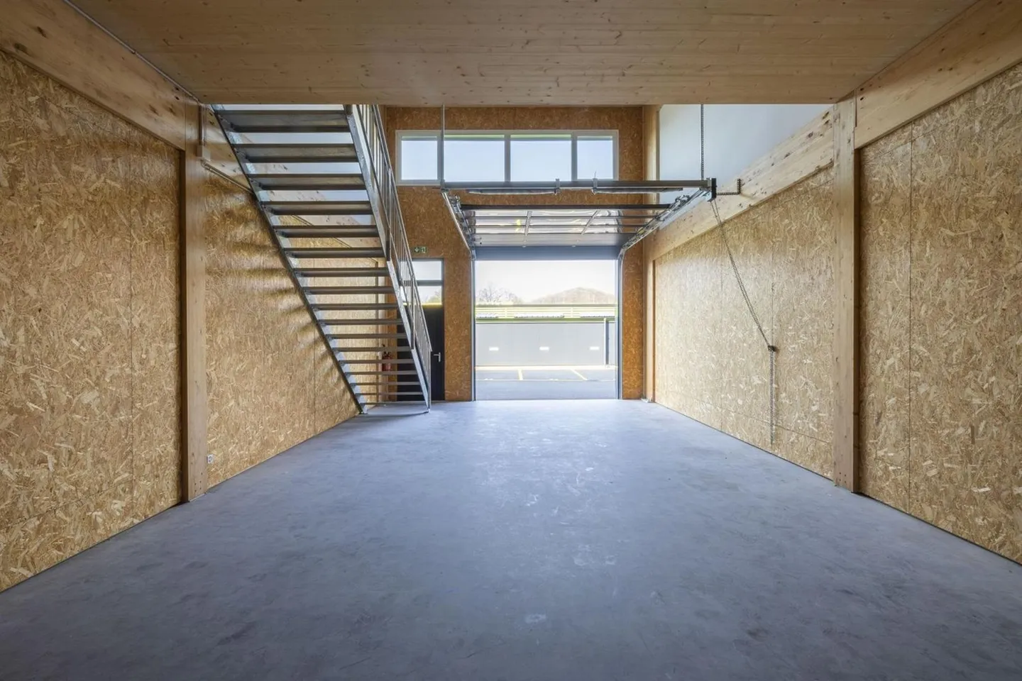 Modern Commercial Space for Rent - Photo 3 of 9