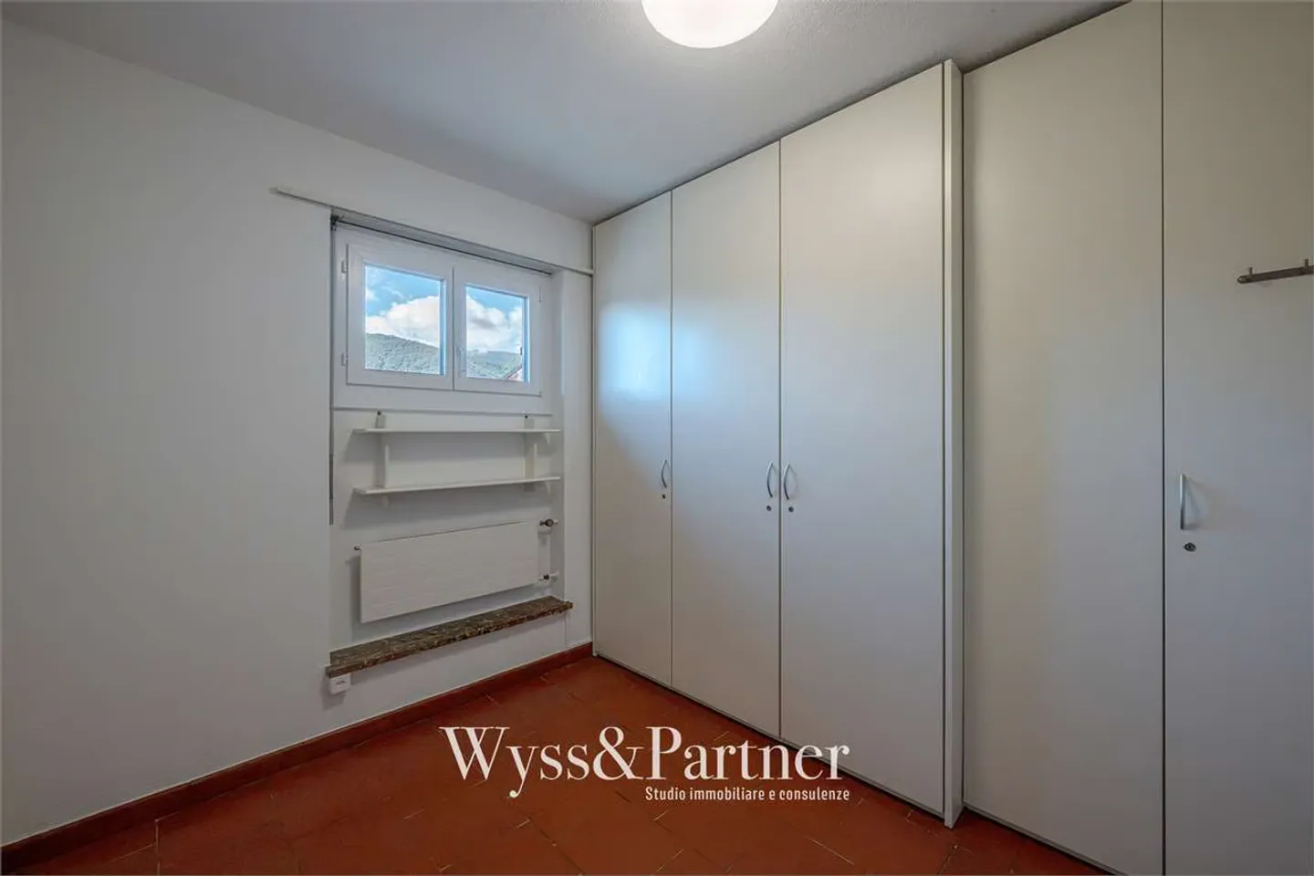 Three-level house with terrace and garden in Vezia - Photo 12 of 13