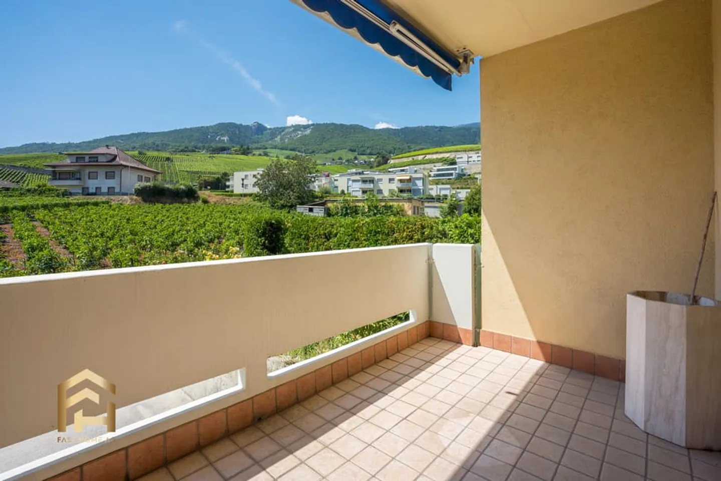 Incantevole appartamento di 4,5 locali in mezzo ai vigneti - Foto 1 di 13