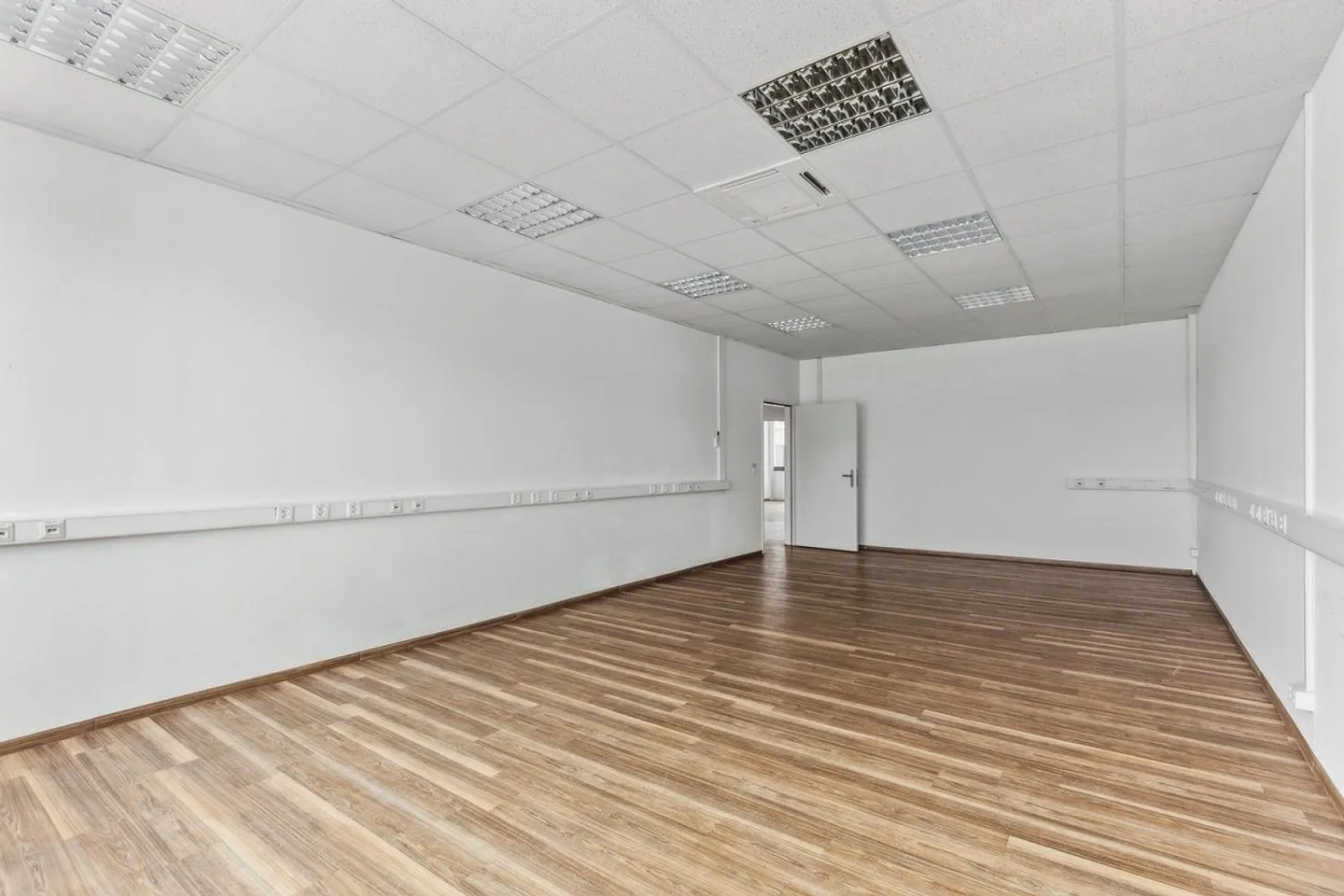 Grosszügige Bürofläche - Foto 4 von 9