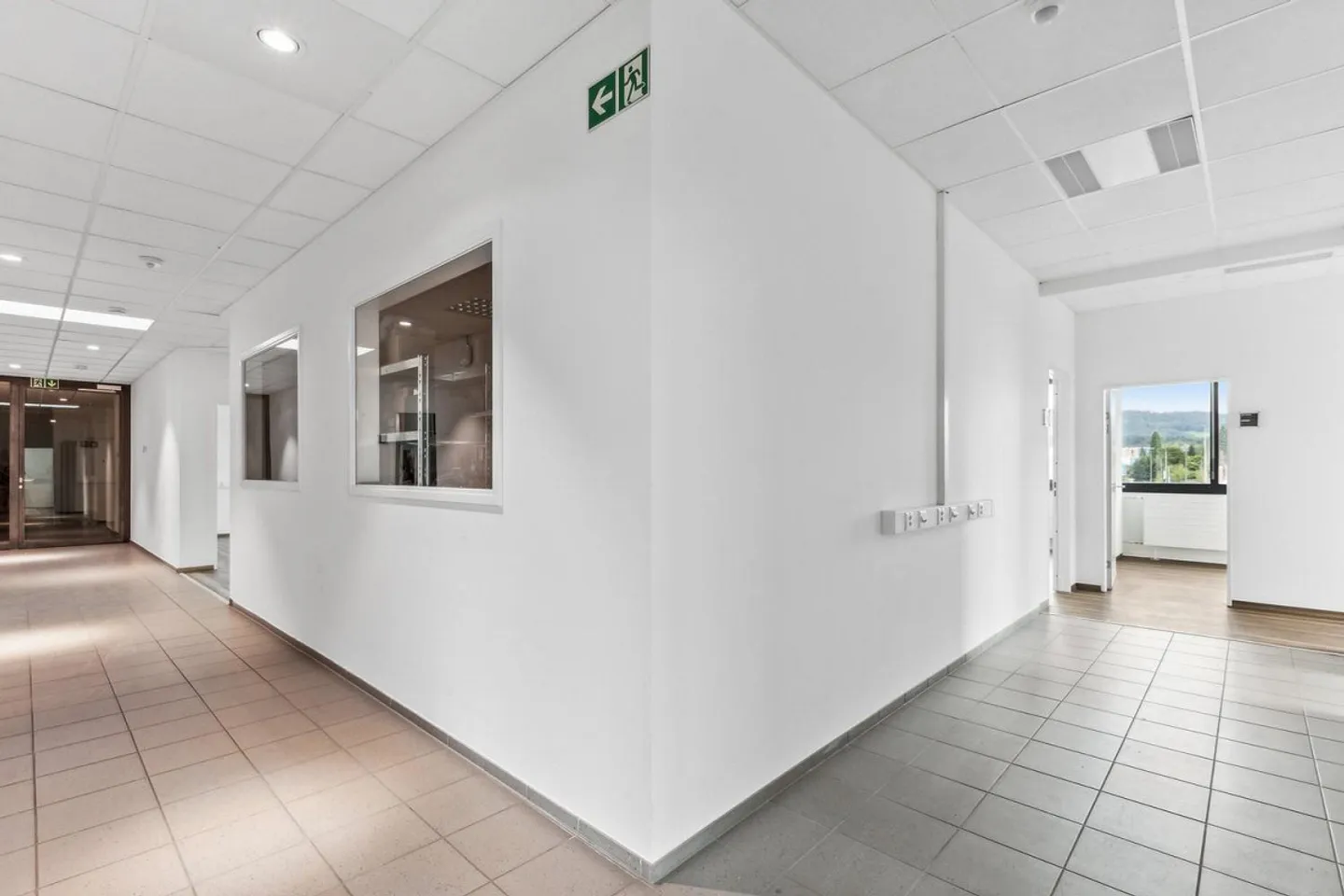 Grosszügige Bürofläche - Foto 6 von 9