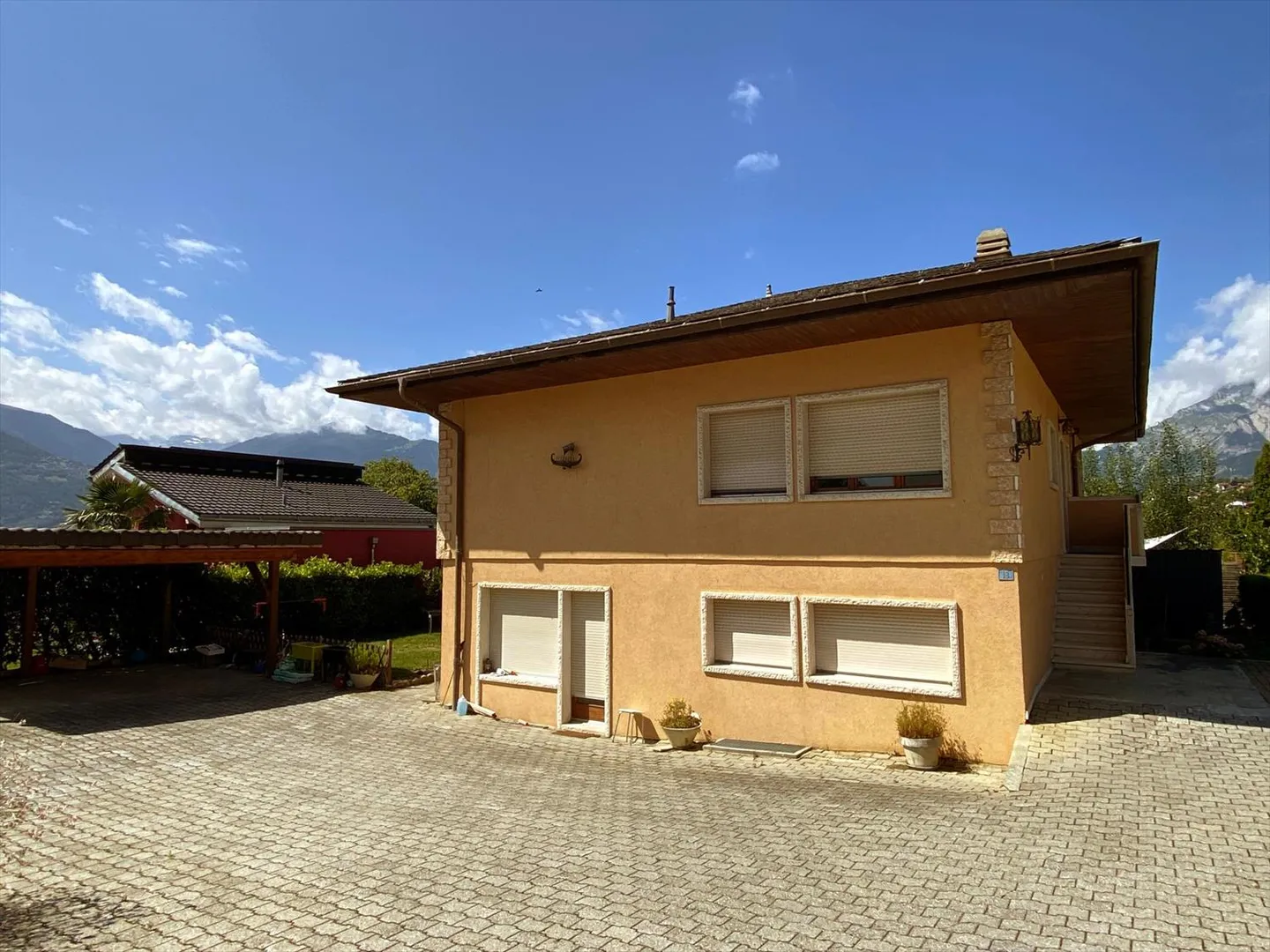 Appartamento 4 locali - Foto 1 di 17