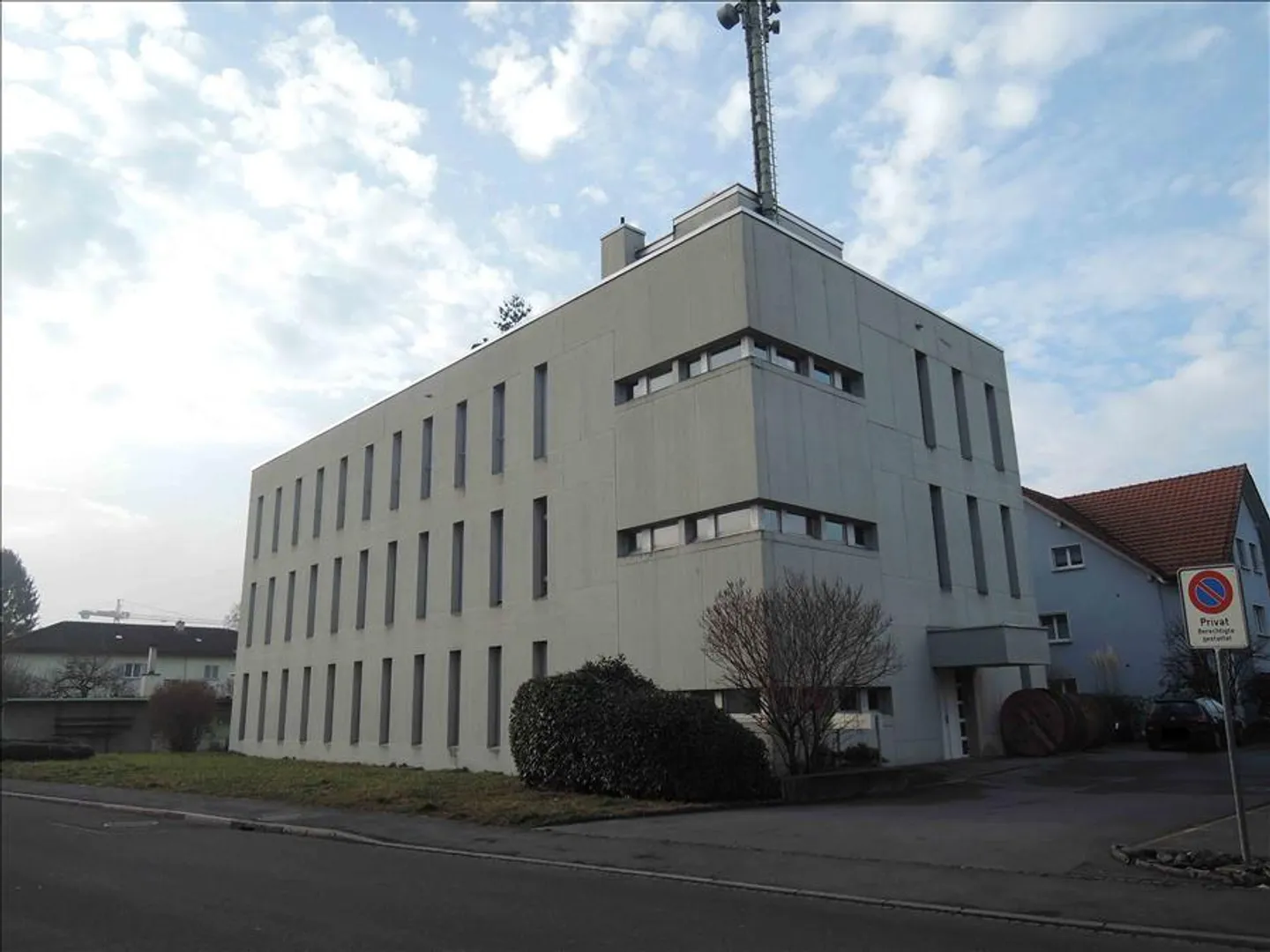 Spazio commerciale o per uffici attraente nella bella valle del Reno - Foto 1 di 7