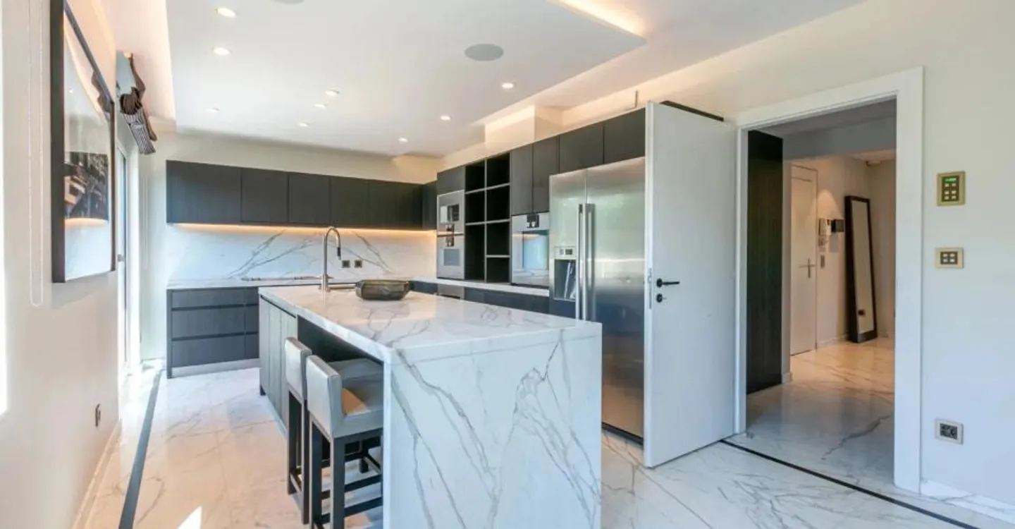 Lussuoso attico duplex ristrutturato! - Foto 9 di 10