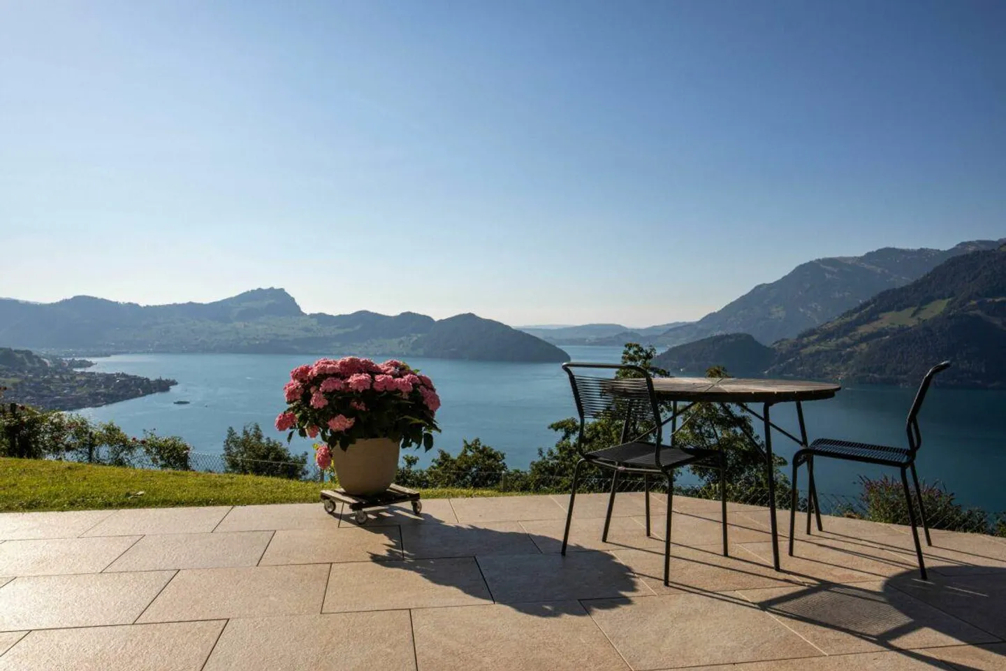 Chalet mit Atemberaubendem Seeblick - Foto 1 von 6