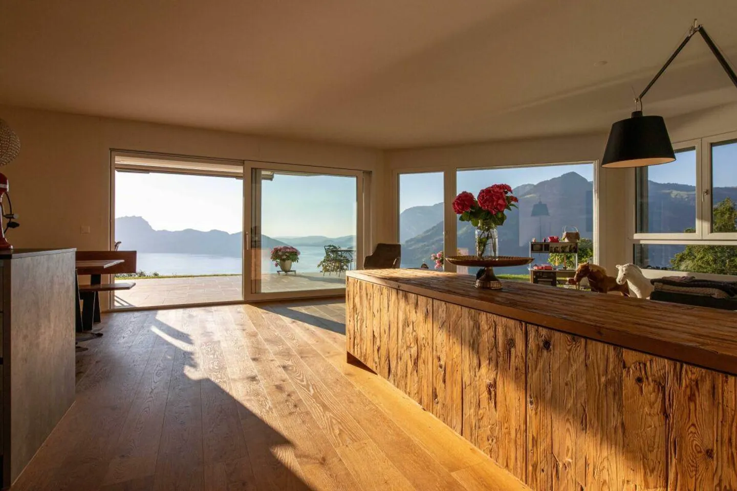 Chalet mit Atemberaubendem Seeblick - Foto 3 von 6