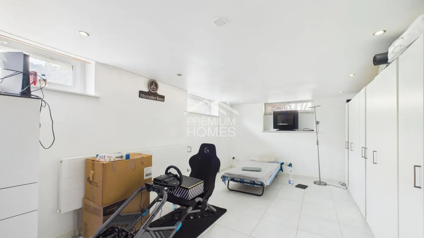 Family house with spacious plot - Photo 8 of 8