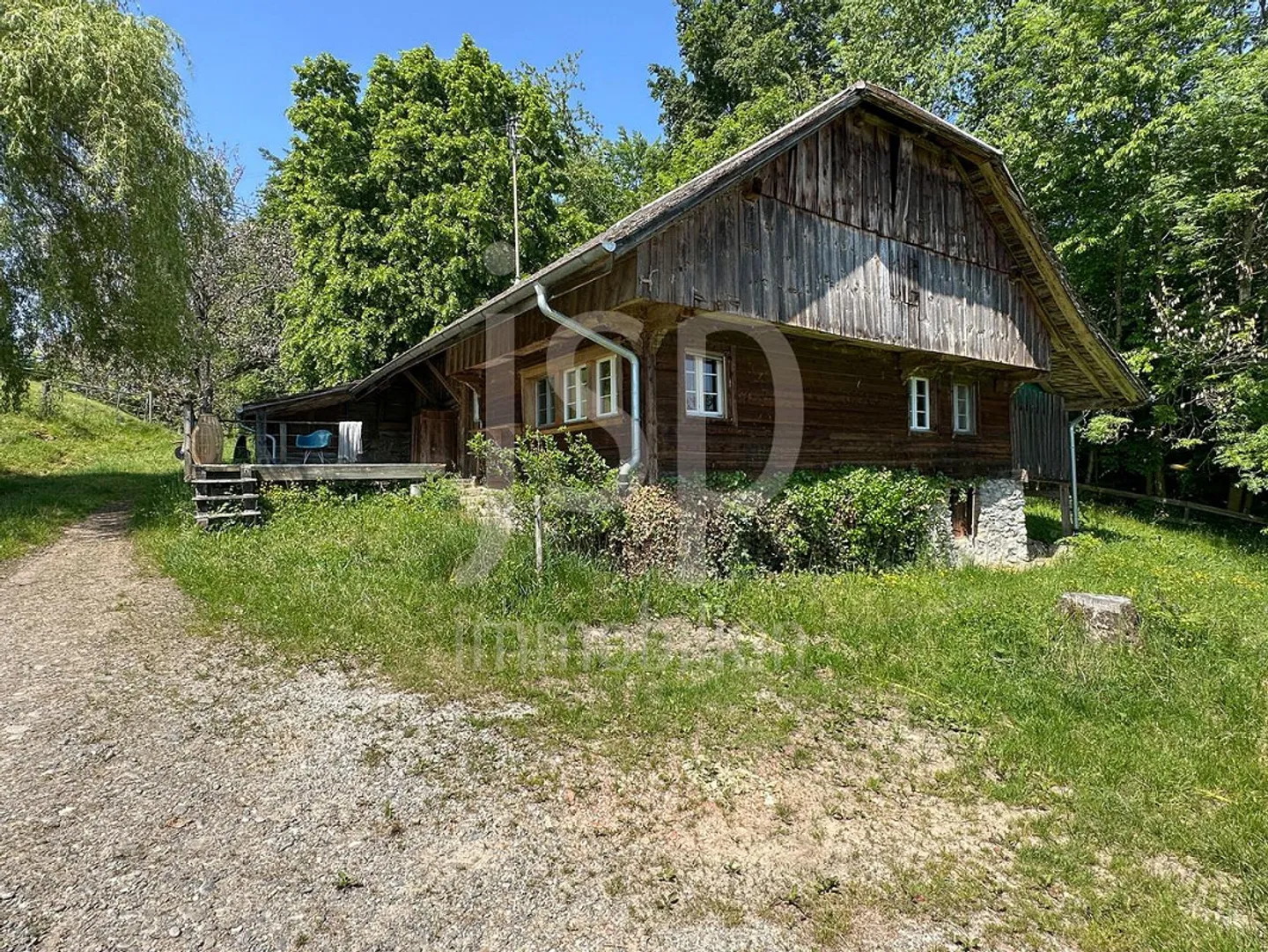 Idyllique au bord de la forêt - Petite ferme à rénover. - Photo 2 sur 18