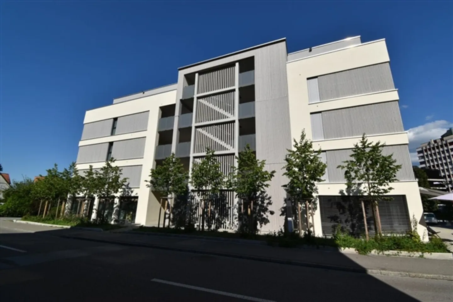 Parking spaces in underground garage for rent - Photo 3 of 3
