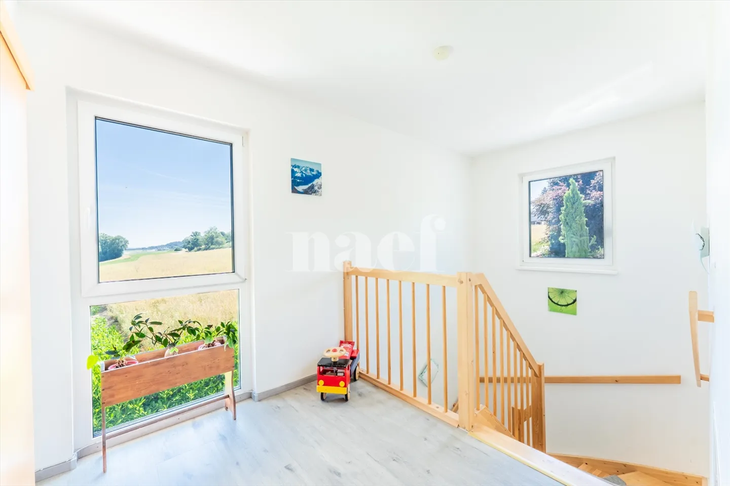 Bright 5.5-Room Family Villa with Private Studio and Spa - Photo 7 of 13