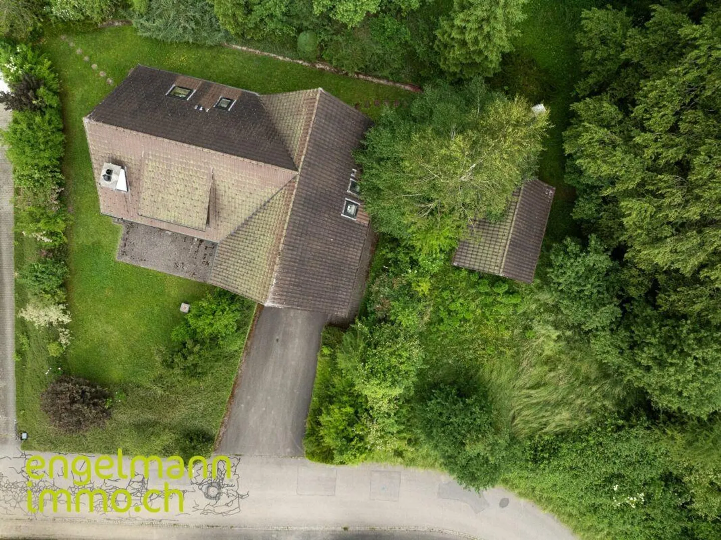 Detached house with 2 apartments + studio - Photo 9 of 11