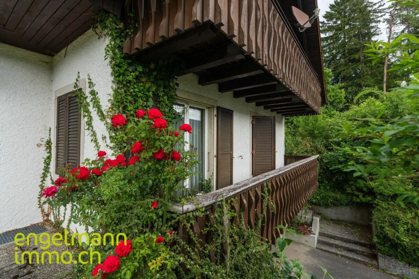 Detached house with 2 apartments + studio - Photo 6 of 11