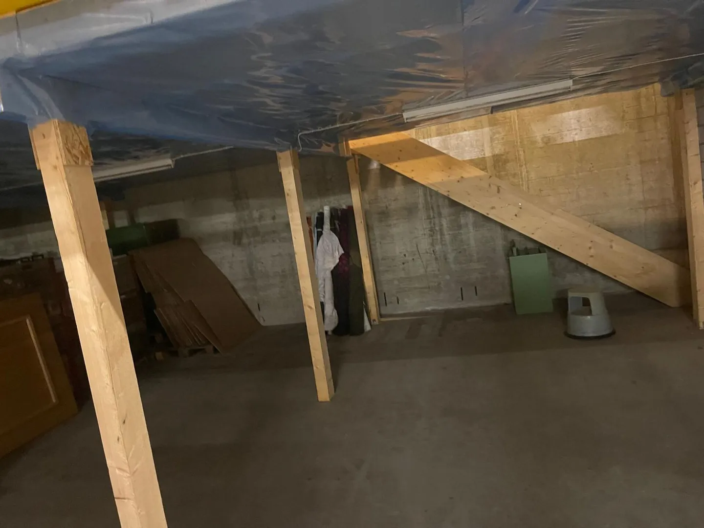 Espace commercial et surface de stockage à Aesch BL - Photo 3 sur 5