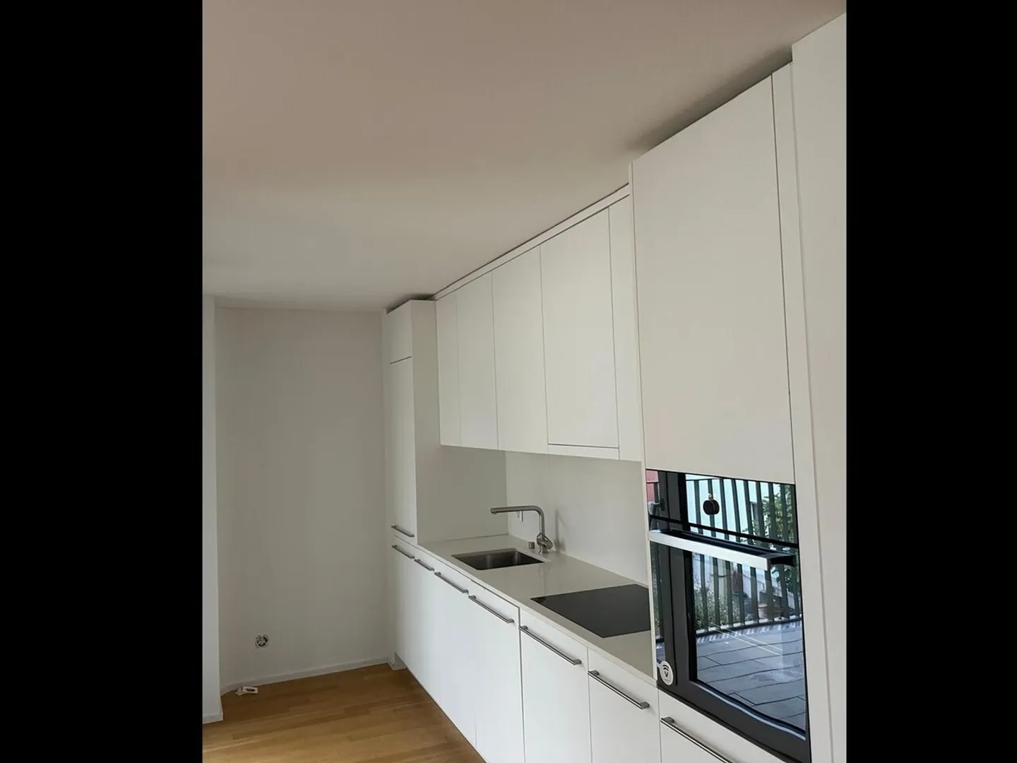 Modern and spacious with terrace - Photo 2 of 3