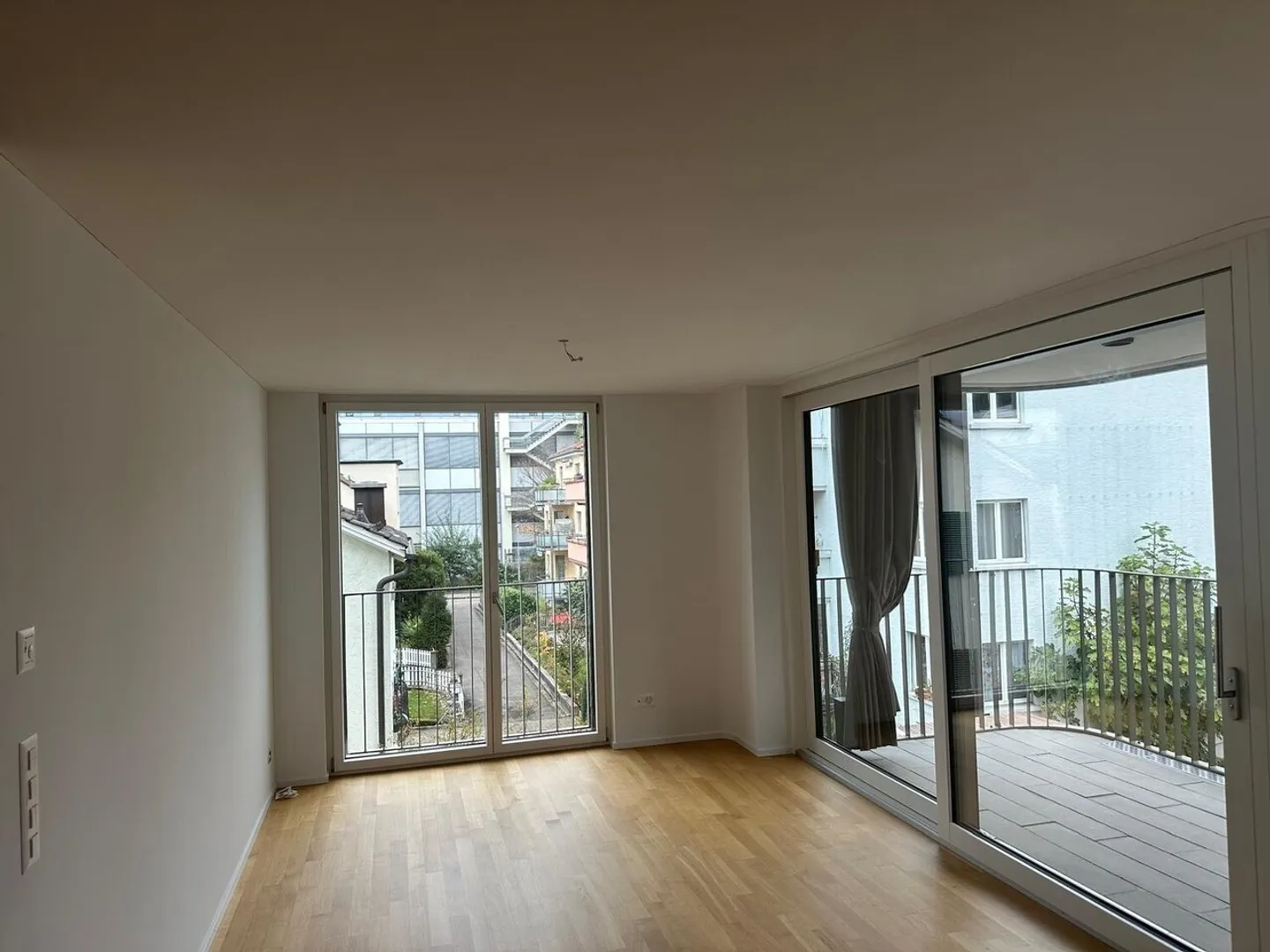 Modern and spacious with terrace - Photo 3 of 3