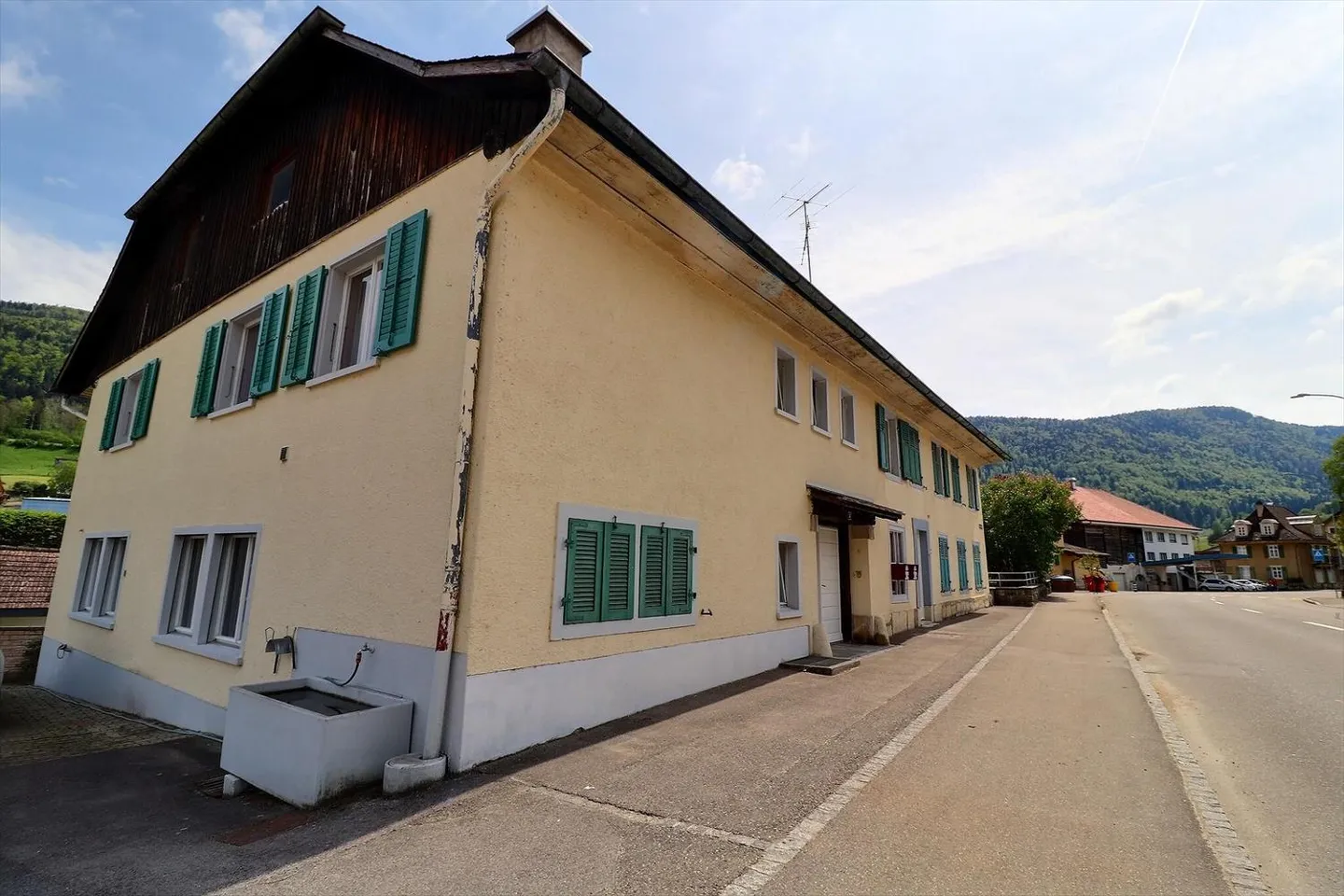 10-Zimmer-Haus - Foto 3 von 13