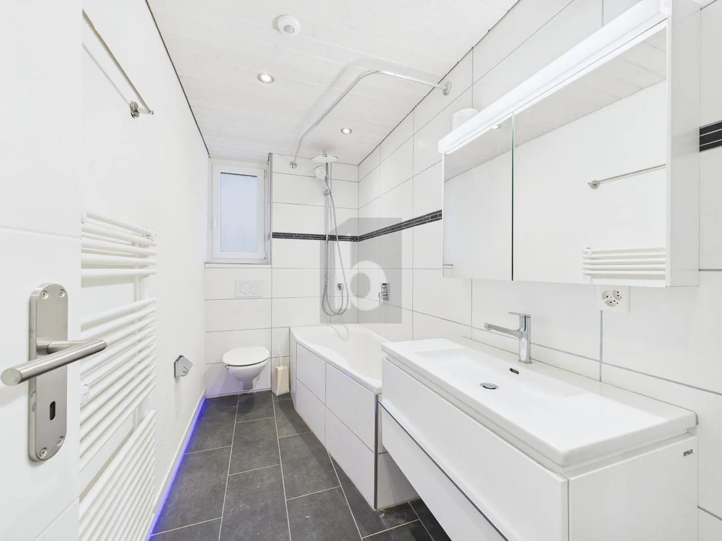 Appartement en terrasse à louer - Photo 3 sur 6