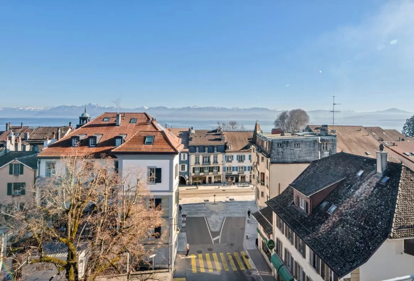 Rolle - Commercial surfaces starting from 60 m2 - rent from 1875 chf/month - Photo 1 of 7