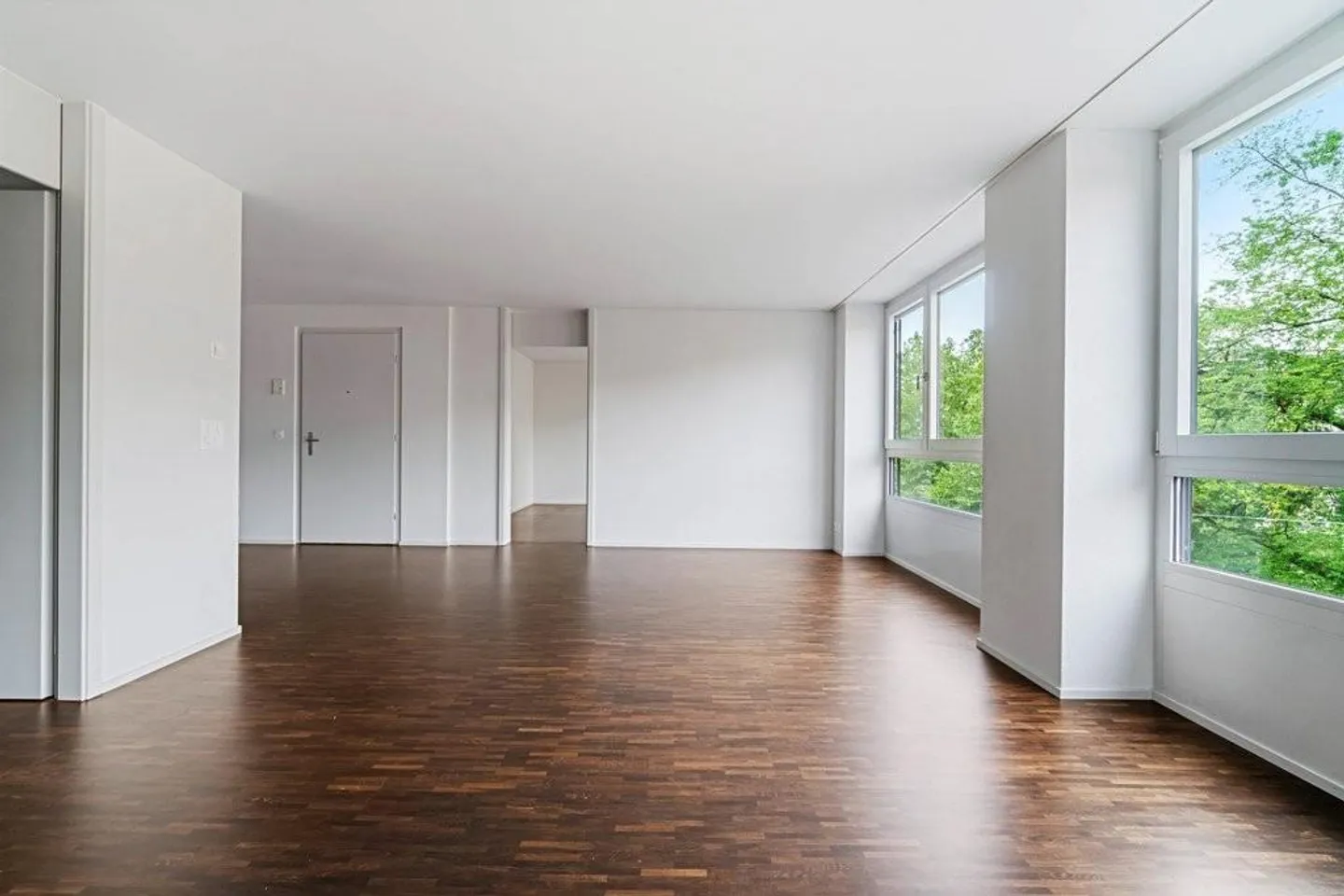 Modern Apartment in Biel - Photo 5 of 10