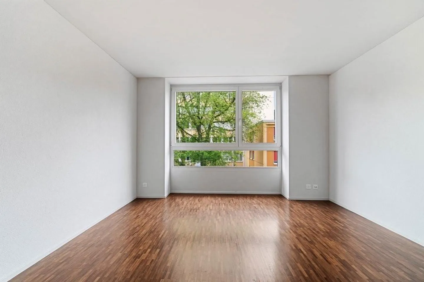 Modern Apartment in Biel - Photo 6 of 10