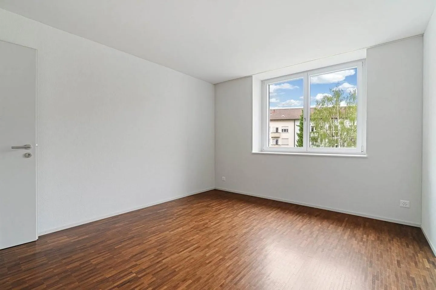 Modern Apartment in Biel - Photo 7 of 10