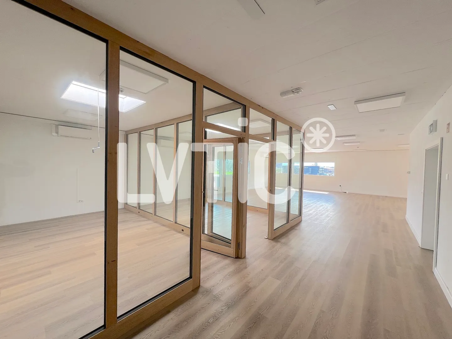Büros, Räumlichkeiten von 410 m2 zur Miete in Collombey - Foto 4 von 6