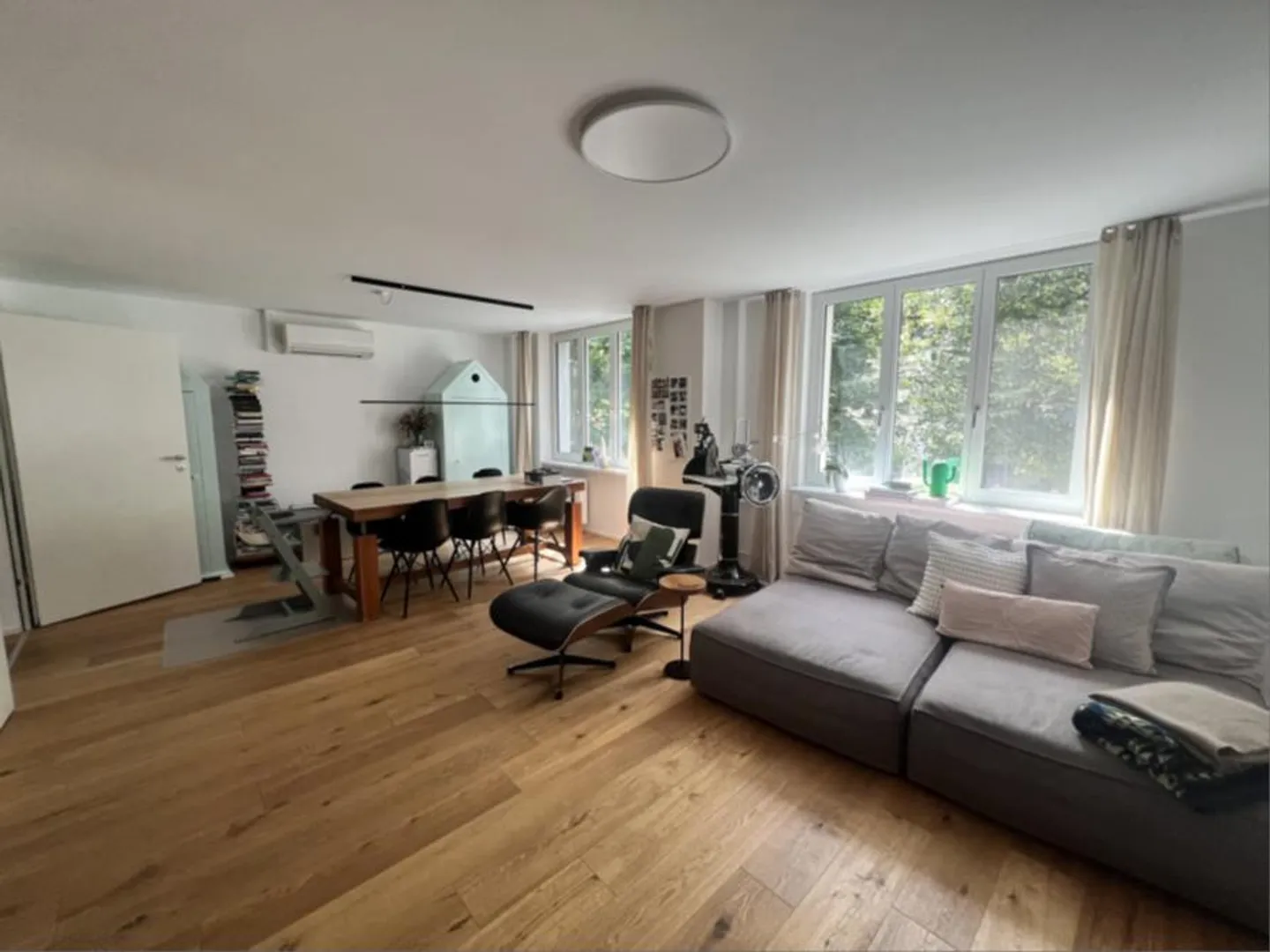 Stylish 4.5-Room Apartment - Photo 1 of 8