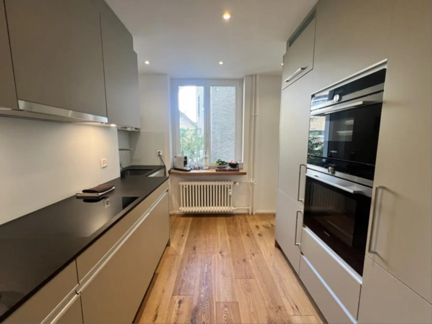 Stylish 4.5-Room Apartment - Photo 3 of 8