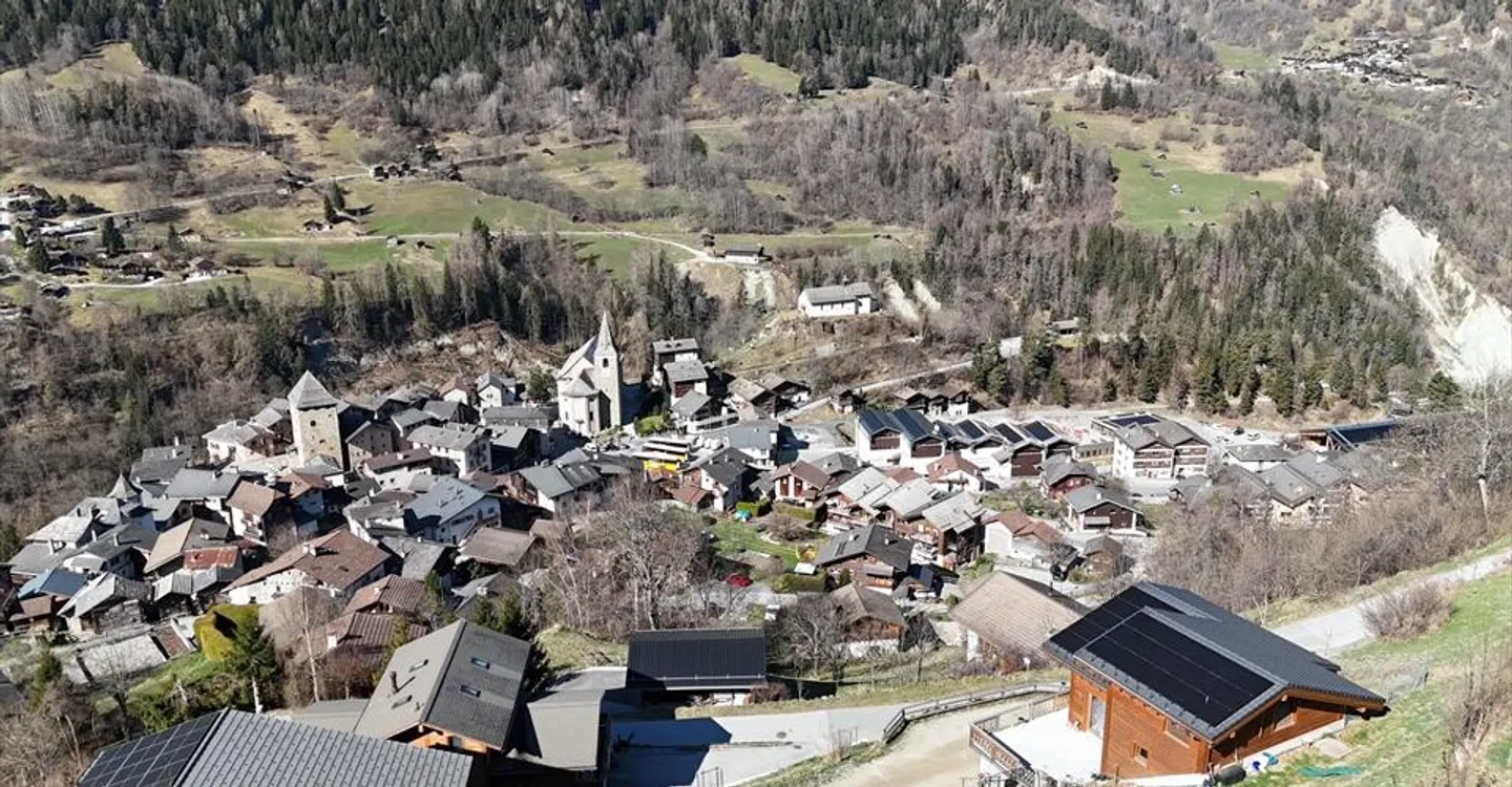 Magnificent building plot of 587 m2 in Vissoie - Photo 5 of 6