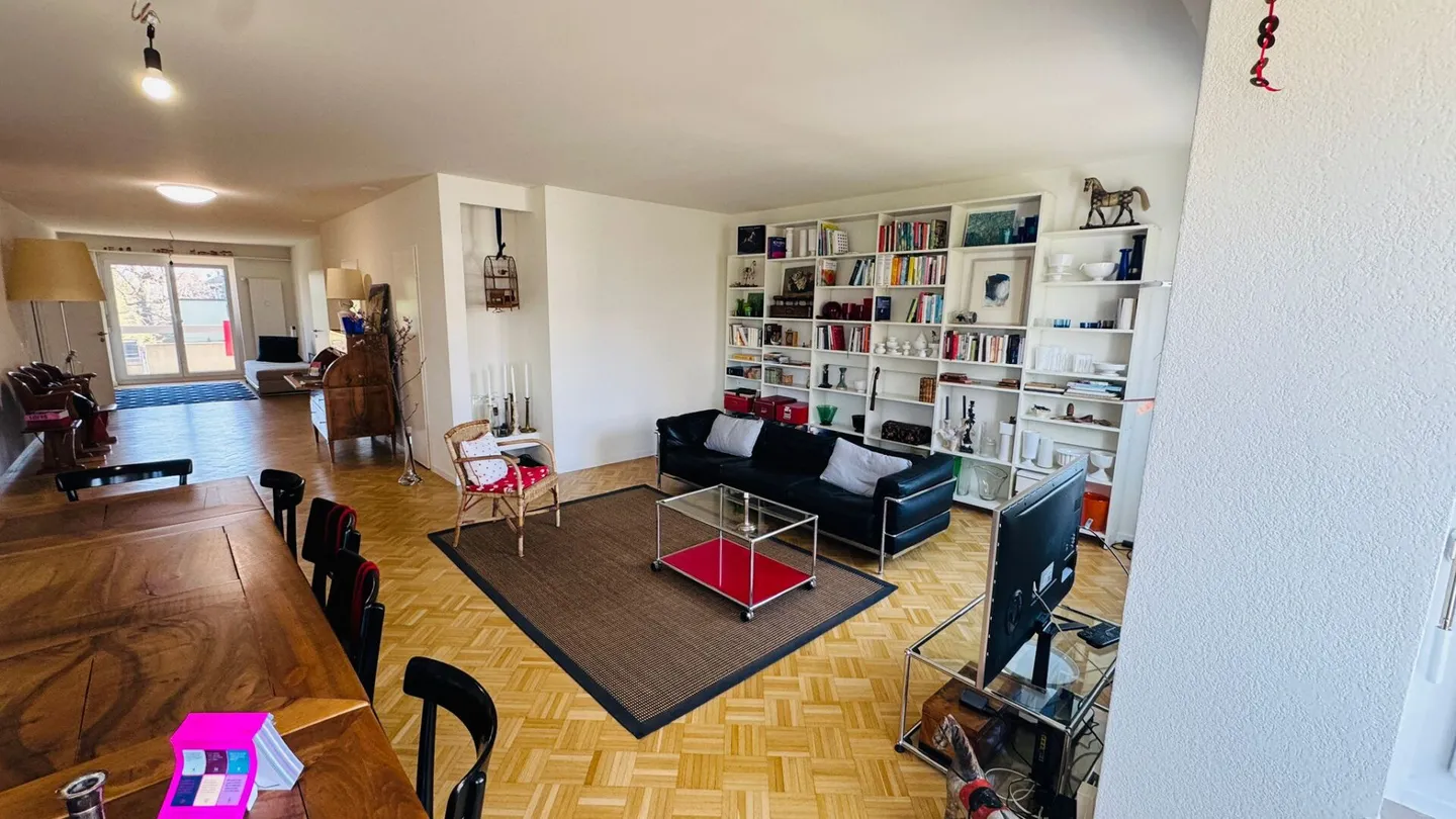 Completely renovated 3.5-room apartment with 2 bathrooms, 2 balconies and XXL underground parking space - Photo 5 of 16